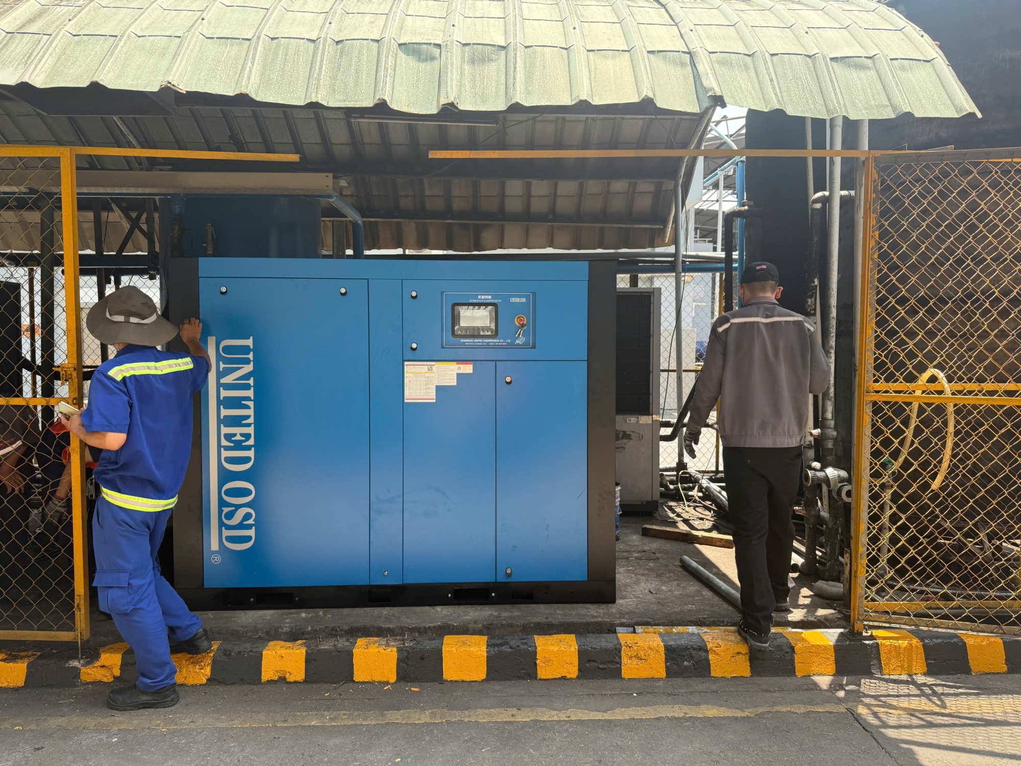 LẮP MÁY NÉN KHÍ MỚI UDT75A-8